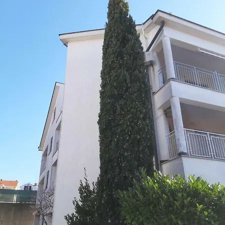 Studio Apartman Lady Апартаменты Нивице
